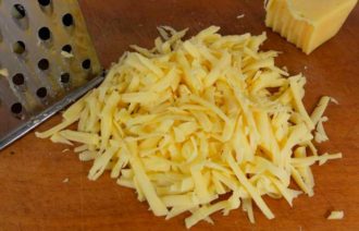Запеканка из яиц, помидоров и сыра