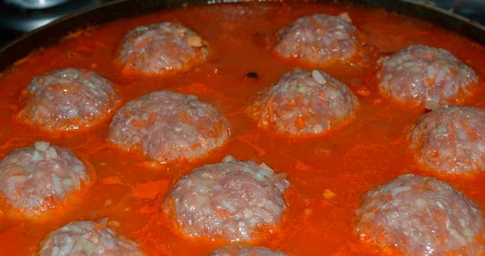 Тефтели в томатном соусе в кастрюле пошаговый рецепт с фото