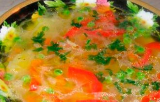 Овощной суп с капустой и зеленым горошком