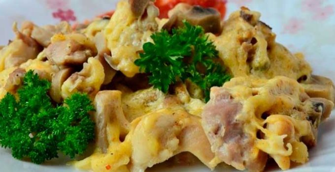 Жюльен из куриного филе и грибов