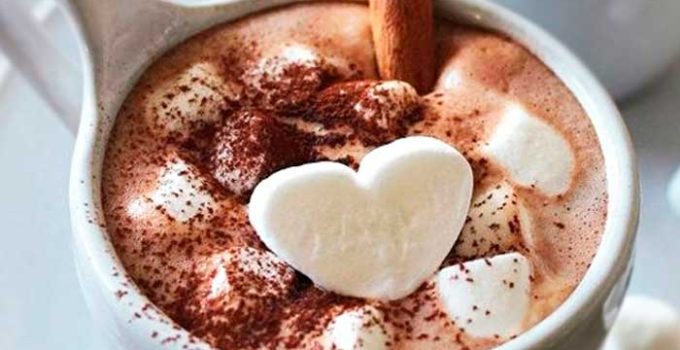 Горячий шоколад с крахмалом и маршмеллоу