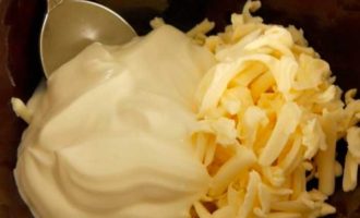 Пицца из готового тонкого лаваша с копченой колбасой
