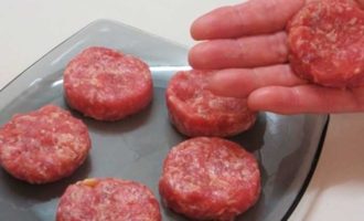 Шашлык из мясного фарша и картофеля в духовке