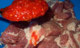 Шашлык из свиной шеи в томатном маринаде