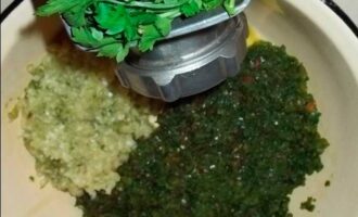 Жгучая аджика из зеленого перца чили