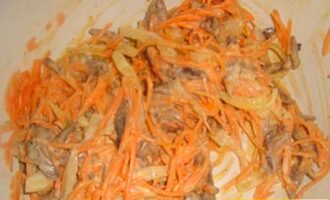 Салат с печенью и корейской морковью
