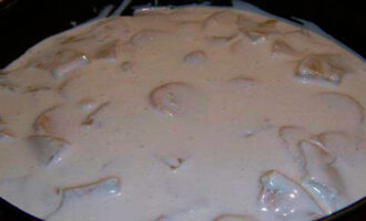 Фруктовый пирог на кефире с орехами