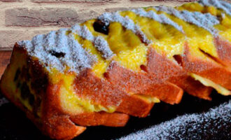 Сливочный пудинг с изюмом и яблоками